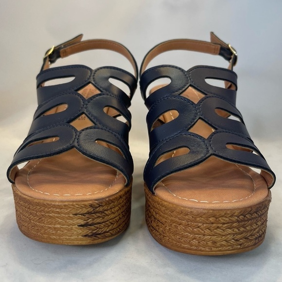 Bella Vita Women's Pri-Italy Heeled Sandal Color:Navy 5.5M - Picture 10 of 12